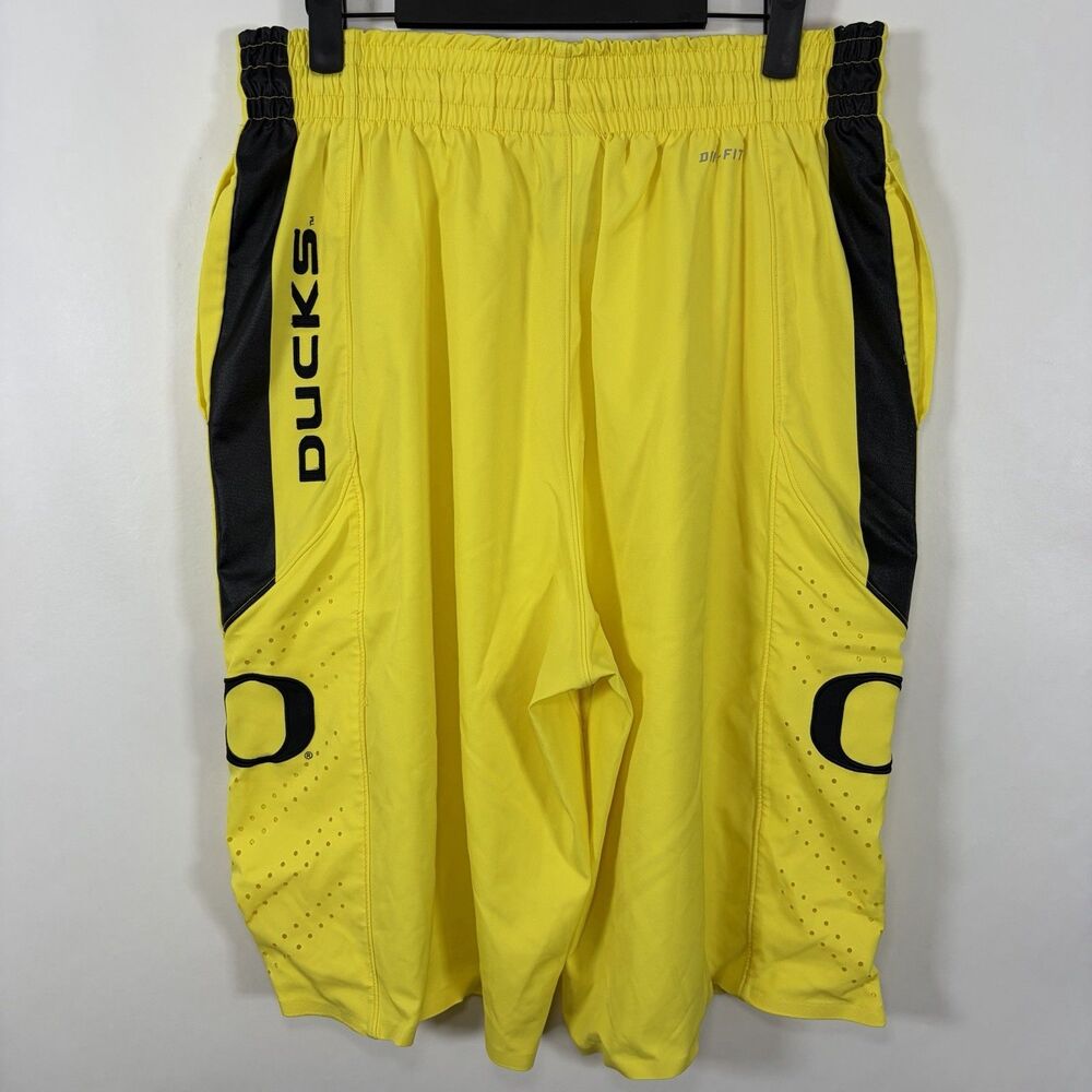 Oregon Ducks Nike Basketball Shorts Mens Size Large Yellow Black Embroidered
